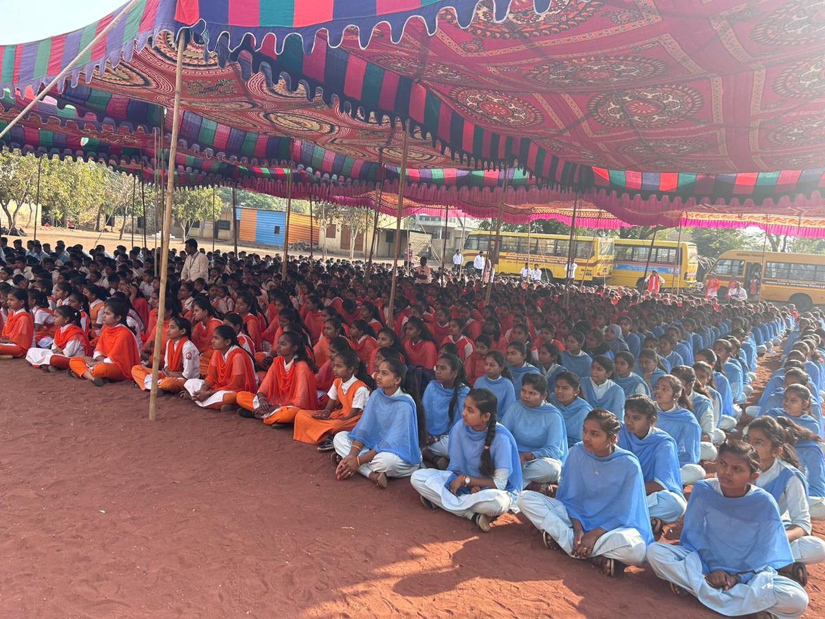 MslsaMumbai's tweet photo. Legal awareness programme held at village Ruibhar, Tq. Dharashiv on topic Right to Education, Right to food, POCSO Act, and Child marriage act https://t.co/TNhtNFFc4r