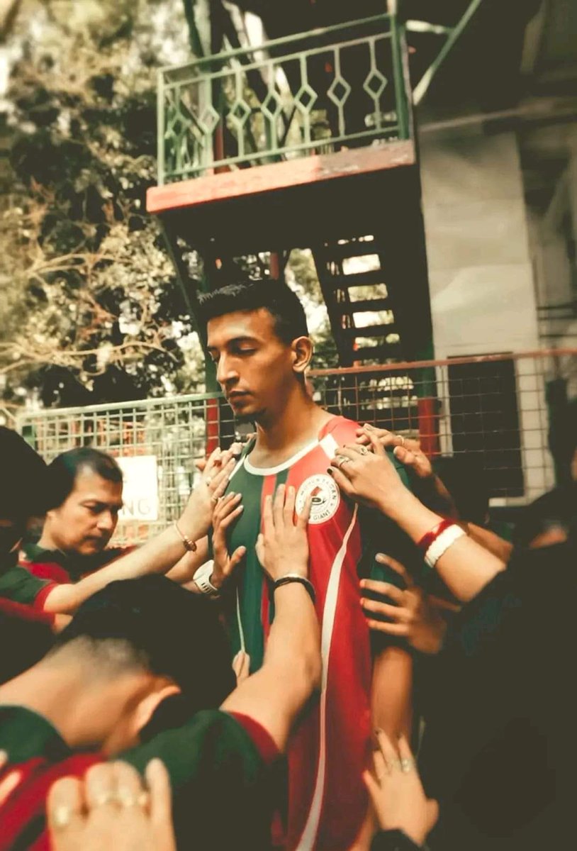 halder_raktim's tweet photo. Have hope my friend  @sahal_samad ☺ we are with you 💚❤️
 #JoyMohunBagan 🇮🇳 https://t.co/xZJsHsHRcJ