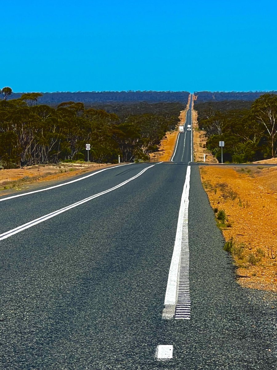 T_J_Carroll's tweet photo. One for the straight course specialist 🇦🇺🦘☀️#nullabor https://t.co/3PGqGl82iR
