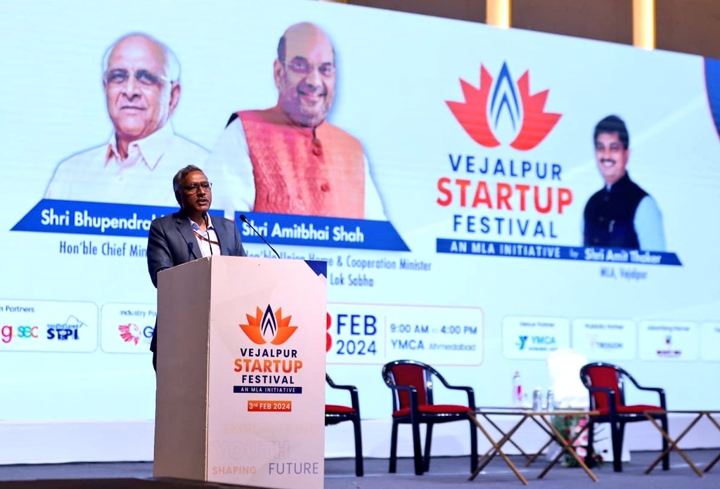 AmitThakerBJP's tweet photo. Sh.Arvind Kumar,
 (@arvindtw), @stpiindia Dg and Sh.Rajivkumar Gupta, MD, Policy Bazar. https://t.co/9WgSESFtzs