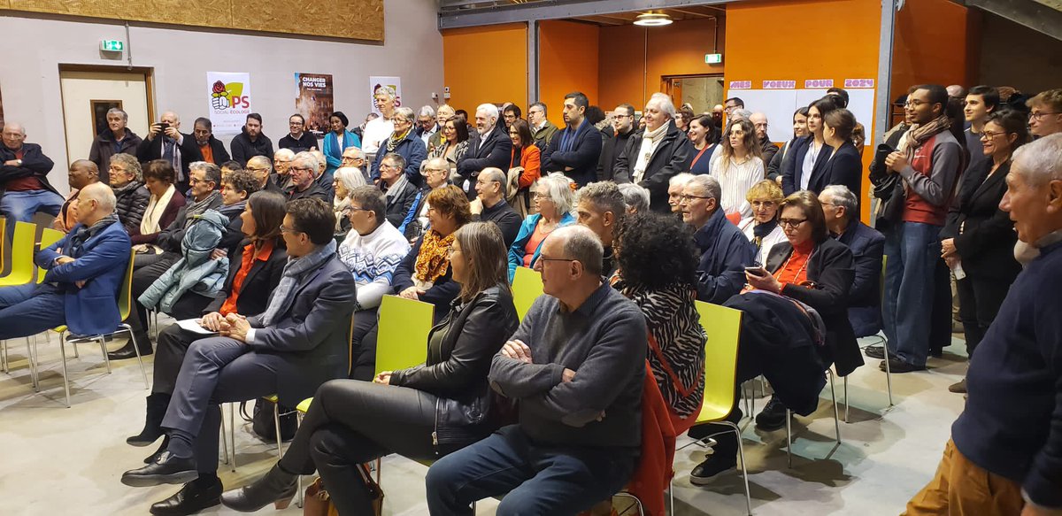 ClementDeixonne's tweet photo. Présent aux vœux de la @fede_ps44 à #Couëron 🌹. L’occasion de retrouver les militant·es socialistes, faire un point sur nos travaux réalisés et ainsi rappeler la détermination des @Jeunessoc44 dans tous les combats à venir ✊. Fier de ce collectif soudé, passionné et dynamique. https://t.co/wXxkevUAe4