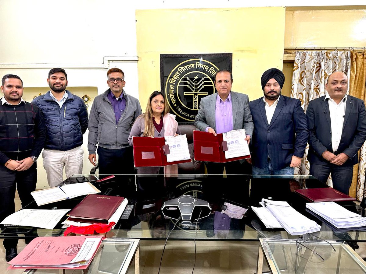 Intelli_Smart's tweet photo. We are delighted to share that @MVVNLHQ has signed a contract with @Intelli_Smart for the deployment of 28 lakh #smartmeters within the areas under MVVNL's jurisdiction.

MVVNL Director (Technical) Shri AK Srivastava, Director (Finance) Shri Manoj Kumar Bansal, Chief Engineer (RDSS) Smt Arti Katiyar, Superintending Engineer (RDSS) Shri B.K. Singh and Executive Engineer (RDSS) Shri Mahendra Tiwari were present at the contract signing.

The project will involve installing smart meters across more than 40 divisions. Smart meters facilitate real-time energy monitoring, precise and accurate prepaid billing, and encourage behavioural changes aimed at promoting energy conservation.

#powersector #intellismart