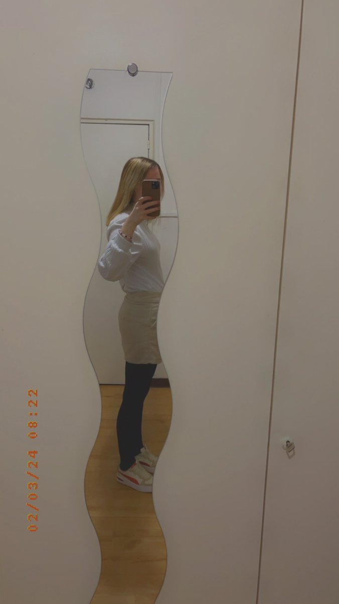 lulu_off_'s tweet photo. Tenue du jour !! https://t.co/SQV1ak1xVN