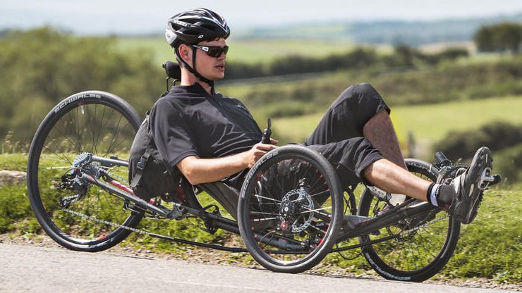 Für alle die sich über die Querulanten der #Fahrradbubble lustig machen, gleich komm ich mit meinem Liegerad bei euch vorbei und hau euch die StVO um die Ohren. Heil dem Märtyrer #Natenom der  immer noch vor Petrus Himmelstor steht weil der Durchgang nicht Benutzungspflichtig ist