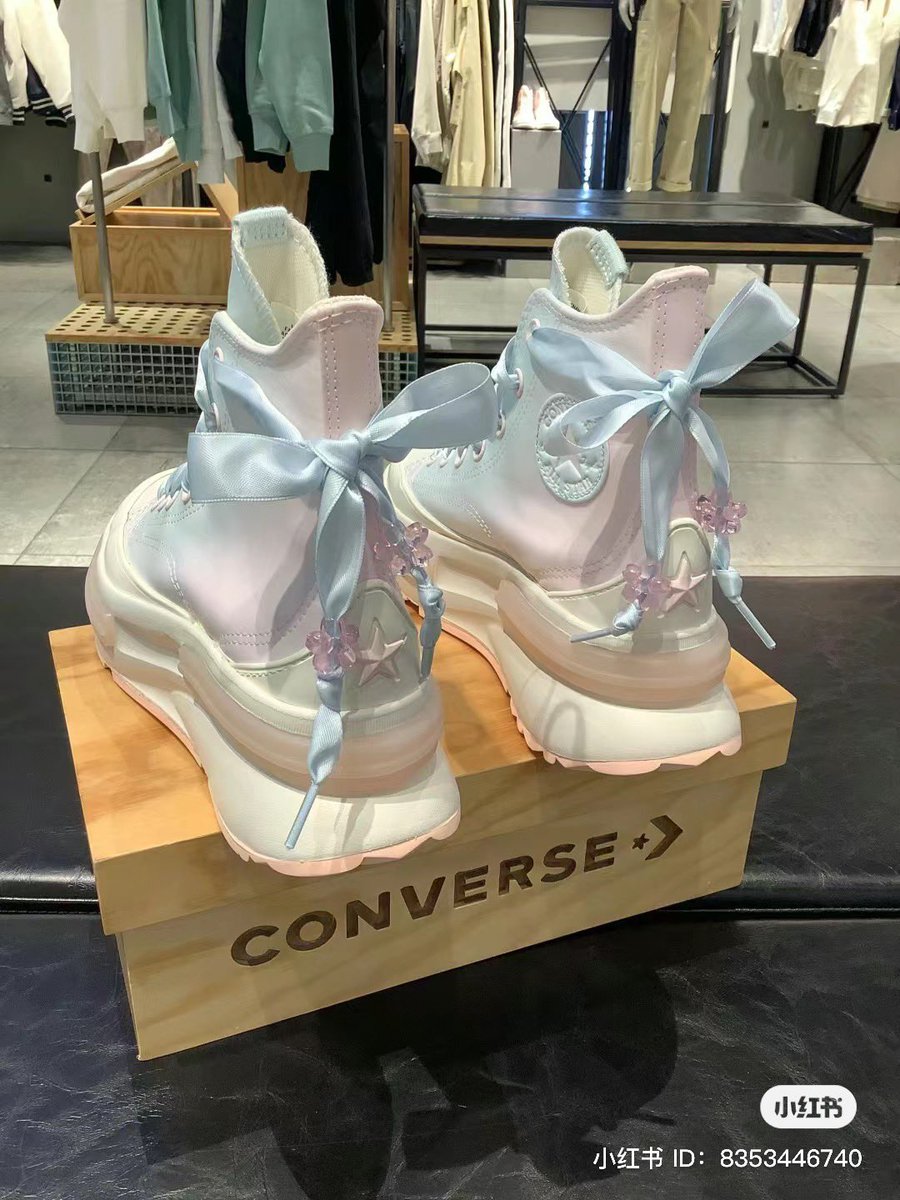 gelatoneii's tweet photo. ทำไม Converse รุ่นนี้น่ารักม้ากกก💖❄️🐰 https://t.co/PDPCjyXnoV