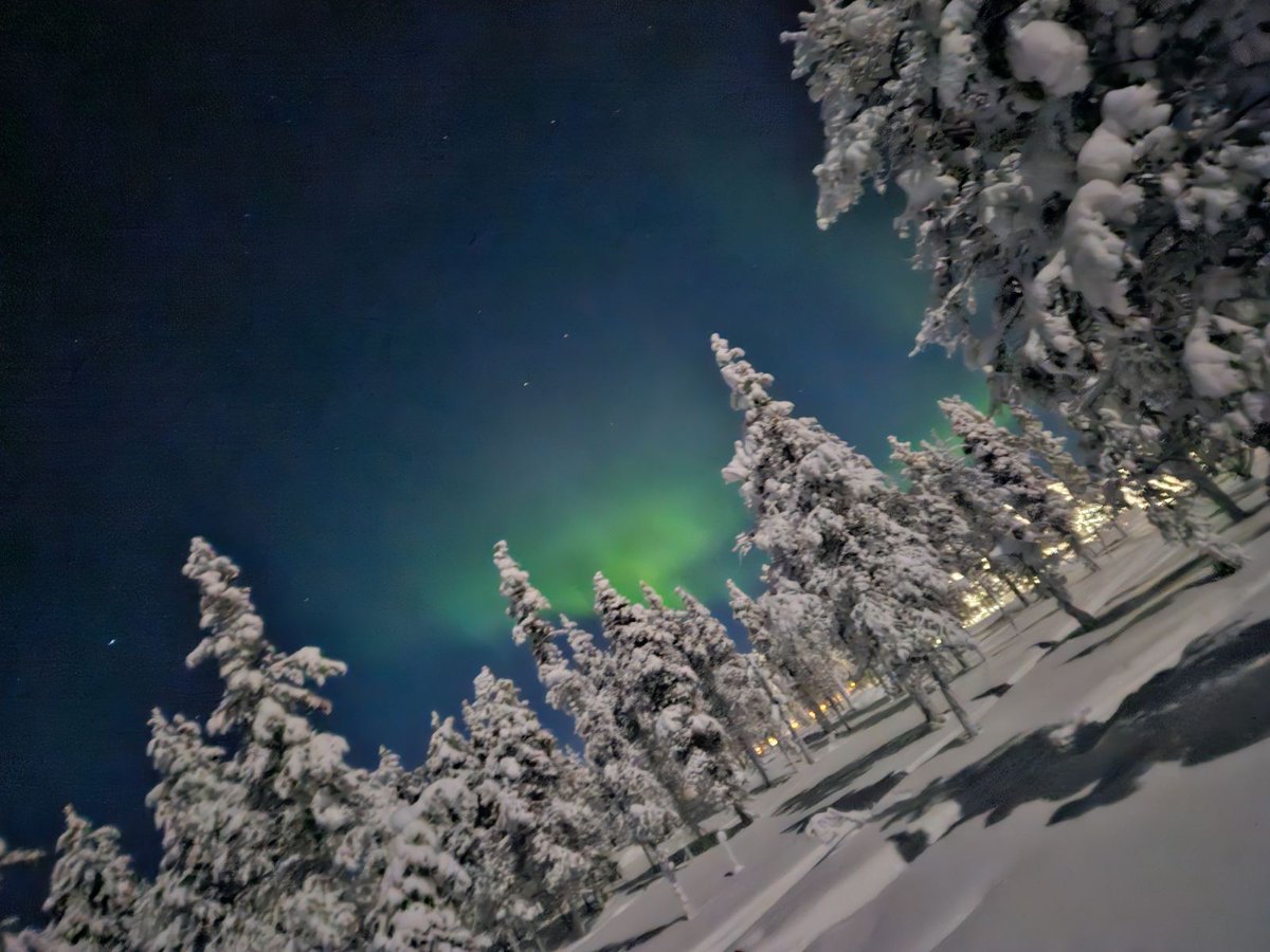 @asimeonovicc Evo malo polarne svetlosti sa severa Finske