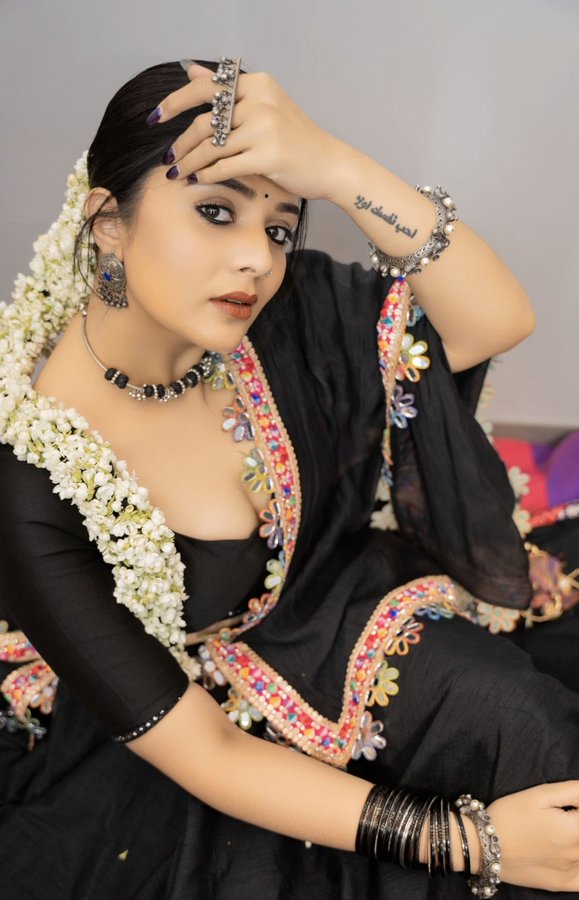 GFZYmCPXgAACQXU?format=jpg&name=900x900