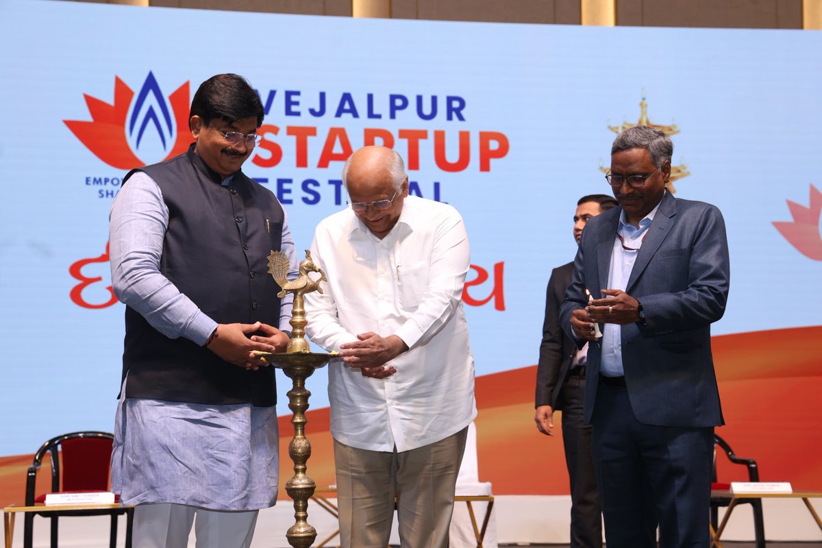 Bhupendrapbjp's tweet photo. અમદાવાદ ખાતે આયોજિત ‘વેજલપુર સ્ટાર્ટઅપ ફેસ્ટિવલ’નો શુભારંભ સ્ટાર્ટઅપ ક્ષેત્રના અગ્રણીઓની ઉપસ્થિતિમાં કરાવ્યો. યુવાનોમાં ઉદ્યમશીલતા અને ઈનોવેશનને પ્રોત્સાહન આપતા આ ફેસ્ટિવલના સુંદર આયોજન બદલ ધારાસભ્ય શ્રી અમિતભાઈ ઠાકર અને તેમની ટીમને અભિનંદન પાઠવું છું. https://t.co/fyz0mjItLJ
