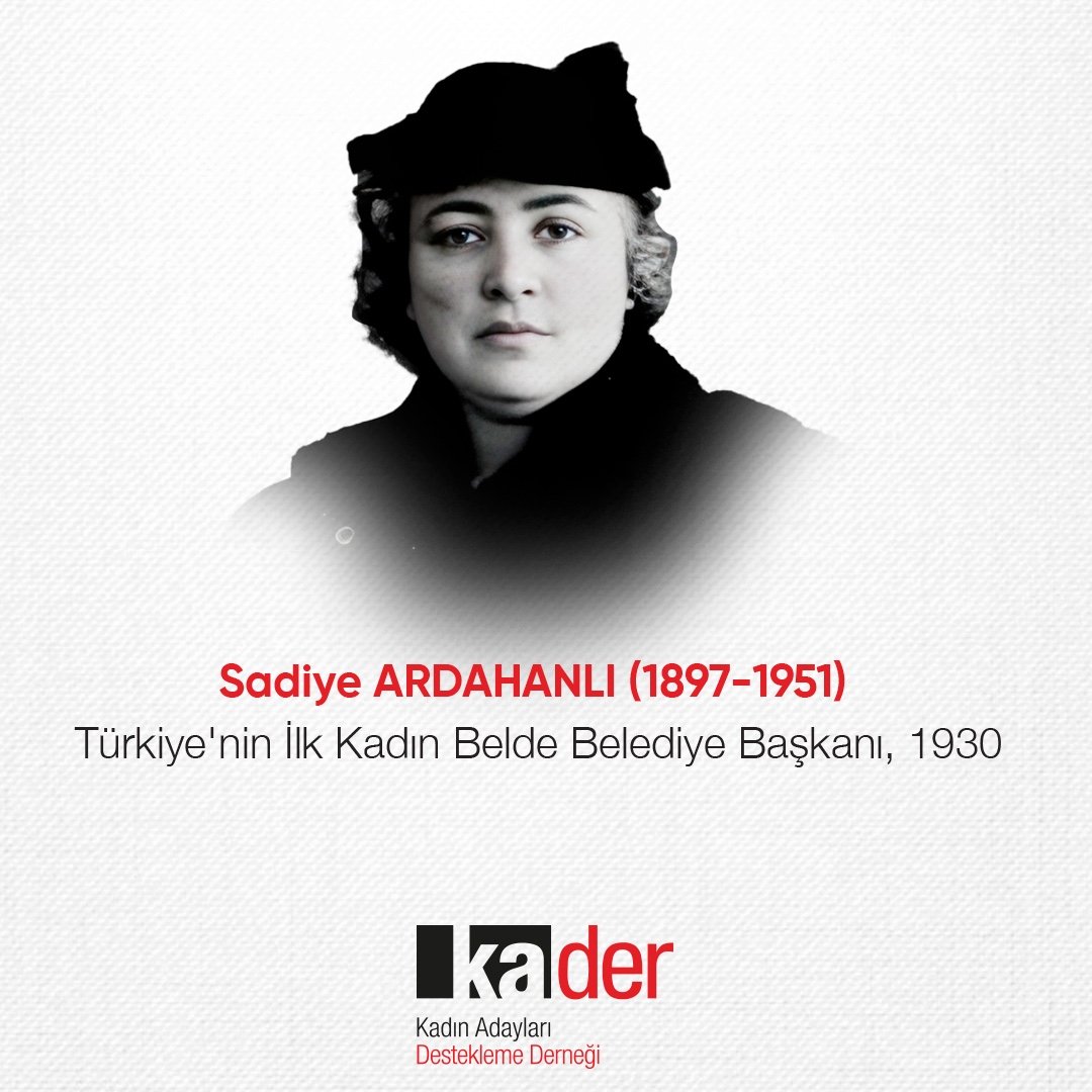 KA_DER_'s tweet image. Türkiye’nin ilk kadın belediye başkanı Artvin Yusufeli’nde Kılıçkaya beldesinde 1930 yılında seçilen Sadiye (Ardahanlı) Hanım’dı.

İlk kadın il belediye başkanı ise 1950 tarihinde yapılan yerel seçimlerde Mersin Belediye Meclisine seçilen Müfide İlhan oldu. İlk kadın muhtarı da…