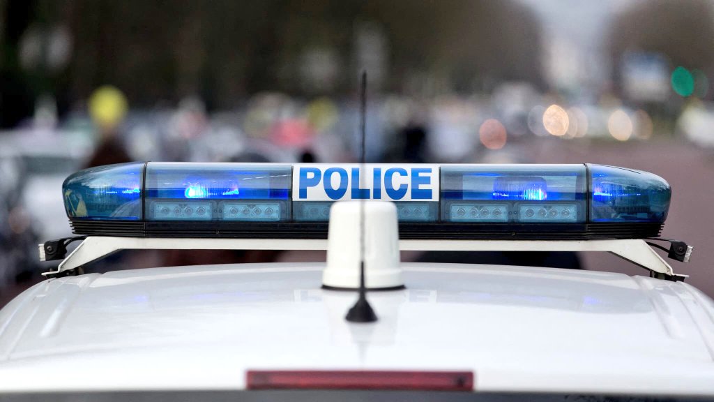 nanana365media's tweet photo. 🔴FRANCE 🇫🇷| #Knife_attack in #Paris: french police confirm at least 3 injured in an armed stabbing attack at the main train station of #Lyon, Saturday morning, shortly after 8 a.m. A man was arrested according to police headquarters. A law enforcement operation in progress. https://t.co/IfFjrvinPQ