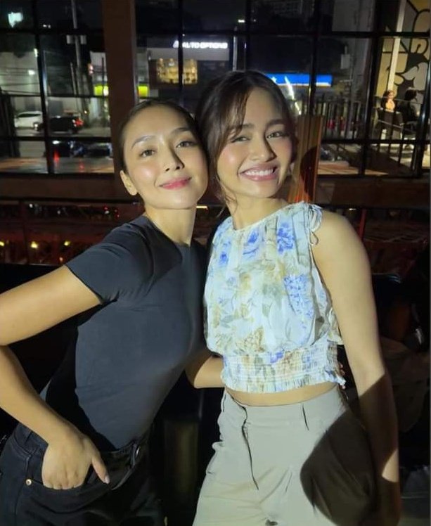 VIVOREE_MYHOME's tweet photo. Vivoree with the one and only Kathryn Bernardo in one frame 🤩🥺😍❤️  ANG GAGANDAAA 😍

#Vivoree
📸 Maam Tetchie's fb https://t.co/GJgSR4G3nB