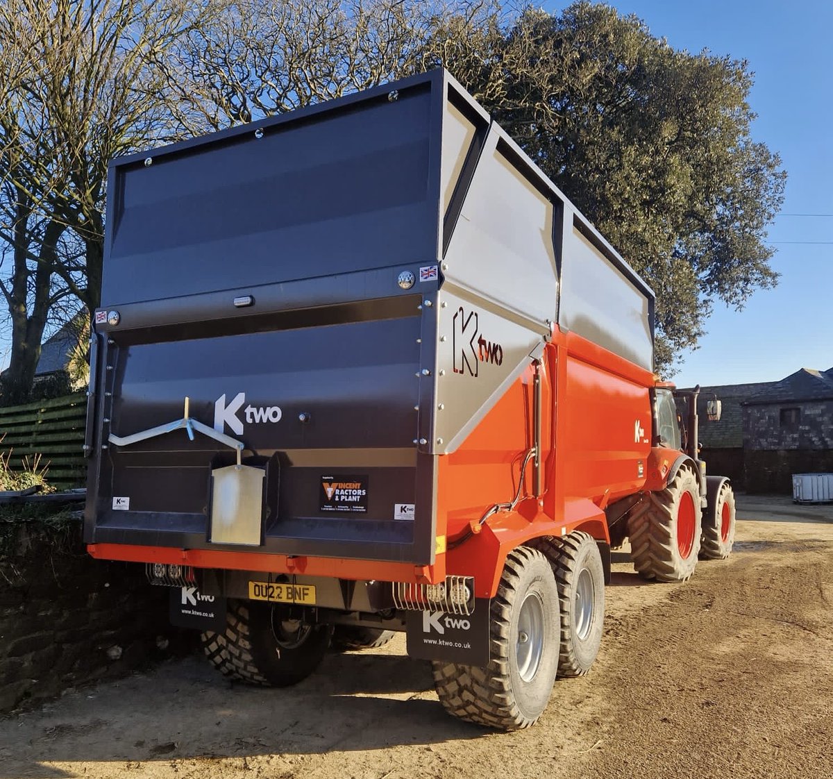 VincentTractors's tweet image. Another @Ktwo Ltd rolling onto farm this week, this time it’s a 16T Rodeo Curve being added to a customers growing #Ktwo fleet of trailers. We have stock available with highly competitive deals so get in touch for a quote before these deals run out!

#vincenttractorsandplant