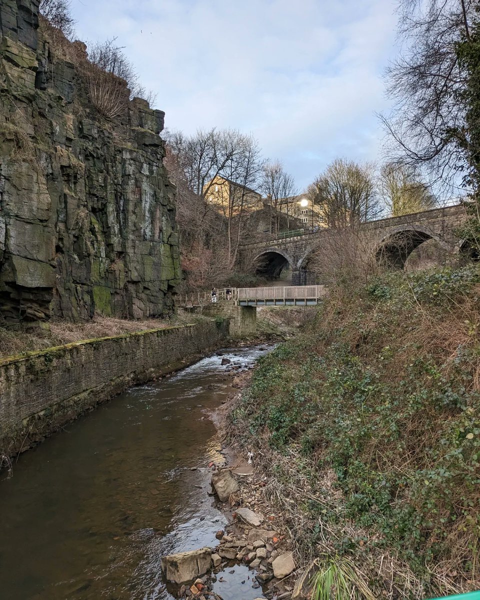 VisitNewMills's tweet photo. Explore the Torrs Riverside Park & uncover the rich history of the Torrs Trail! 🚶♂️ Follow the QR codes to discover the remnants of the 1794 Torr Mill & marvel at the iconic chimney standing tall.
A journey through time & nature awaits!
https://t.co/oKlWucXuex
🌳 #HistoryWalk https://t.co/mlo3LBRpNz