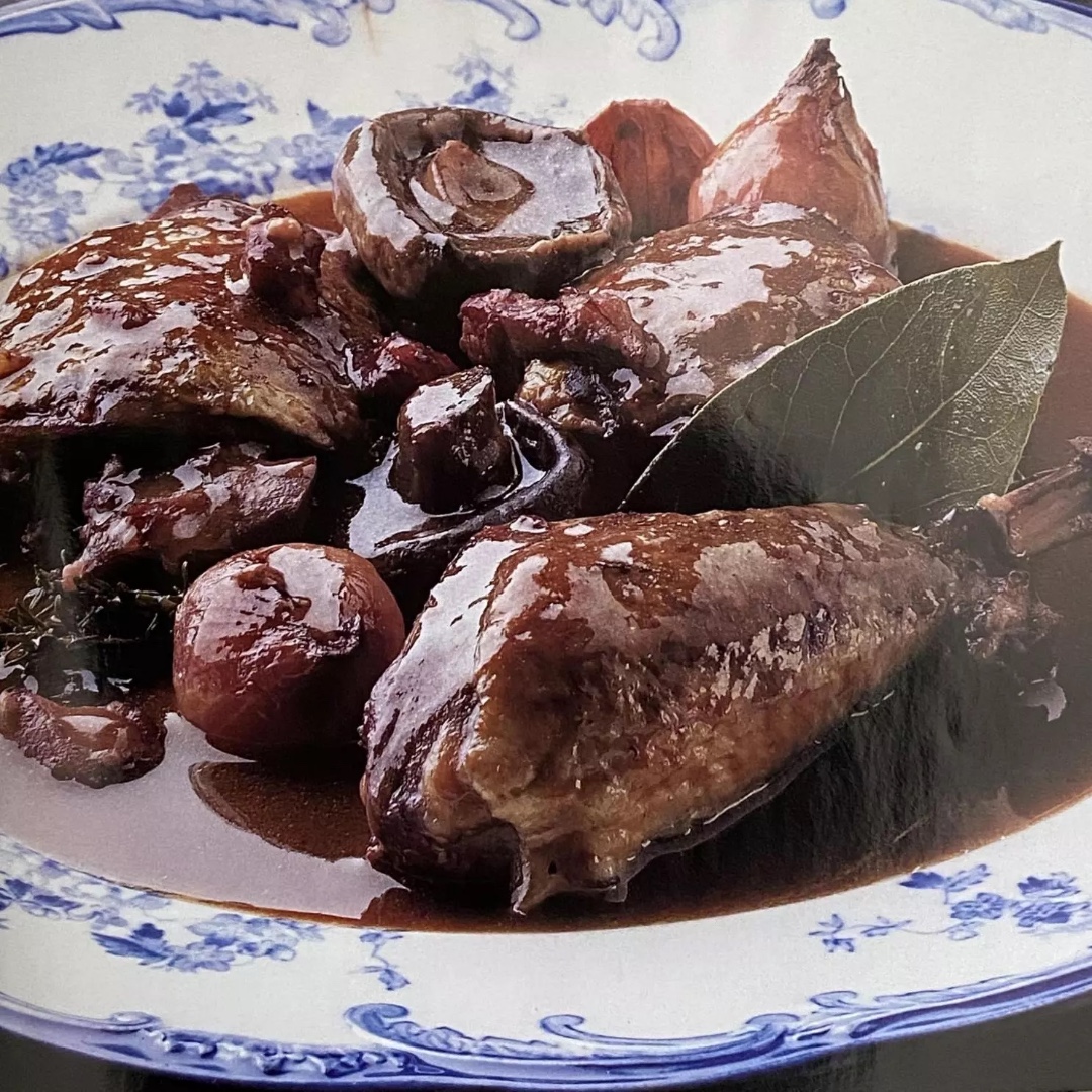 DeliaOnline's tweet photo. #recipeoftheday is from the archive - Guinea Fowl au Vin https://t.co/7JjqyfehUD #onepotrecipes #guineafowl #recipesfortwo https://t.co/E1R93V6DAd