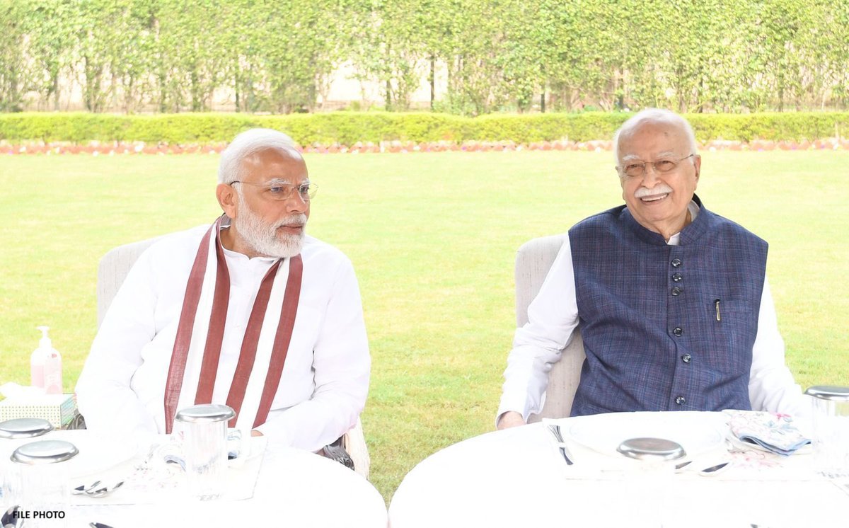 KulluUpdate's tweet photo. देश के पूर्व उपप्रधानमंत्री लाल कृष्ण आडवाणी भारत रत्न से होंगें सम्मानित,पीएम नरेंद्र मोदी ने दी जानकारी https://t.co/KrJMdxYIOp