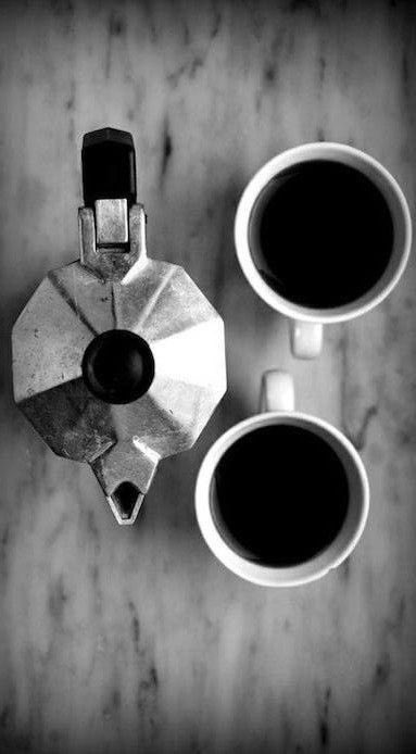 Un petit café ☕️ ? 😉
#BonSamedi #BonWeekend 
Des bisous 🖤🤍🖤🤍🖤