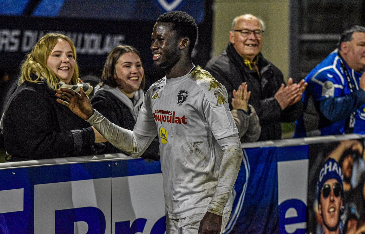 ChamoisStFlo's tweet image. On commence le week-end en remerciant nos fidèles supporters ayant fait le déplacement à Villefranche hier ! 🫂

On ne le répétera jamais assez : notre force, c’est vous 🫶💙 

#FCVBCNFC