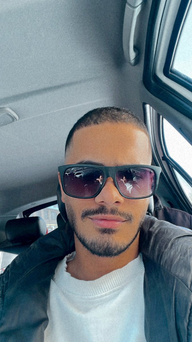 JavadKeshavarrz's tweet image. یاد بگیرم چجوری میشه که میان تو تایم لاین خوب میشه 🦦