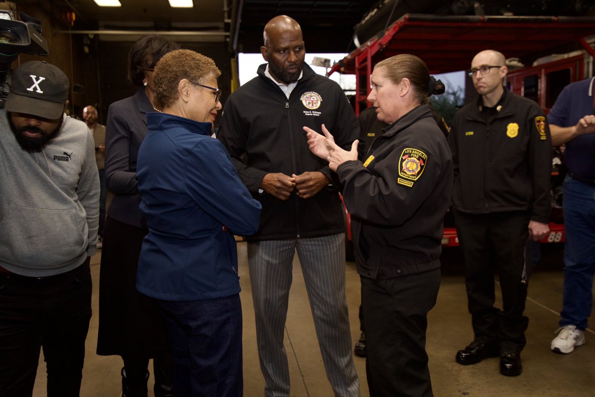 Los Angeles has been taking action ahead of the extreme weather forecast for our region. @LAFDChief joined me to urge Angelenos to stay prepared, and plan to stay home on Sunday night when the storm is expected to be the worst. Find the latest updates: Emergency.LACity.org/Updates.