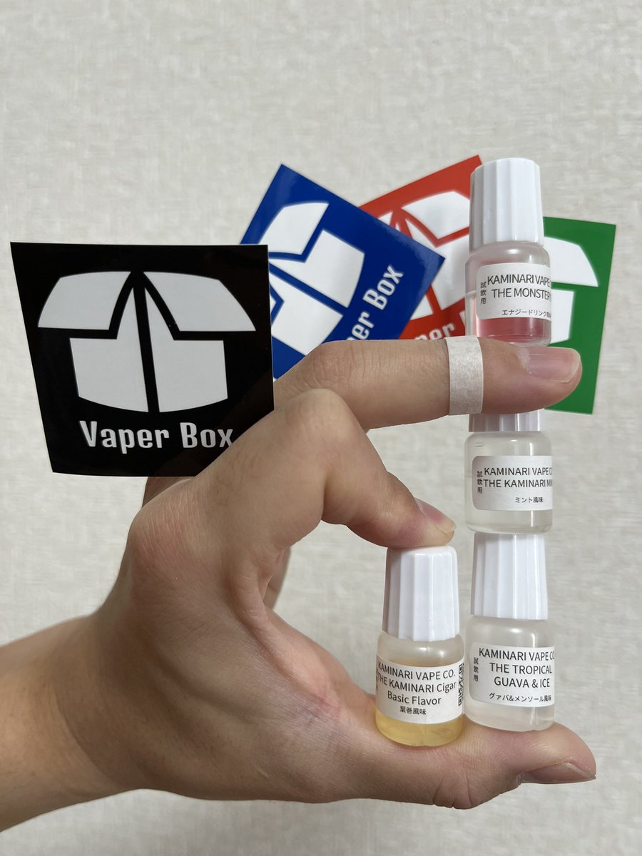 aqath_vd's tweet photo. Vaper Boxさん(@thevaperbox)から試飲リキッドなど届きました！
おまけのステッカーもありがとうございます！🍀
試飲リキッドのかっこいいハンチェお気に入りでした！🥰
お身体ご自愛ください🙇‍♂️ https://t.co/8ZIc82oknR