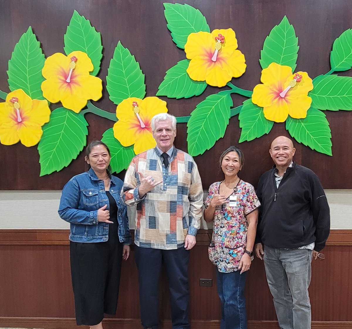 CK Support Office (@cksupports) on Twitter photo So grateful to be working with the Standards Based Grading Guru Rick Wormeli. 🍎📚🤓 <a href="/rick/">Rick Heitzmann</a>.wormeli <a href="/sean/">Sean Matsuno</a>.tajima <a href="/hidoe808/">Hawai‘i Public Schools</a> #standardsbasedgrading #grading #rickwormeli So grateful to be working with the Standards Based Grading Guru Rick Wormeli. 🍎📚🤓 <a href="/rick/">Rick Heitzmann</a>.wormeli <a href="/sean/">Sean Matsuno</a>.tajima <a href="/hidoe808/">Hawai‘i Public Schools</a> #standardsbasedgrading #grading #rickwormeli