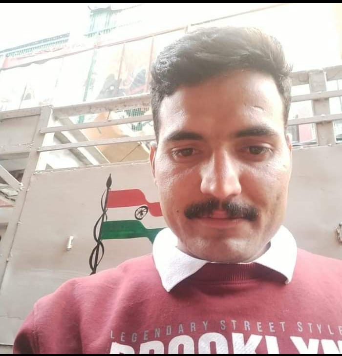 basu_rajat's tweet photo. @Cybercellindia Please take a note of the person named Bhawani Singh Chaudhary (acting as CISF officer and doing fraudulent activities). I however figured out his intentions, but there are chances others can fall prey to his act.
Mobile number used by the person :7005195034 https://t.co/lztguS22ul
