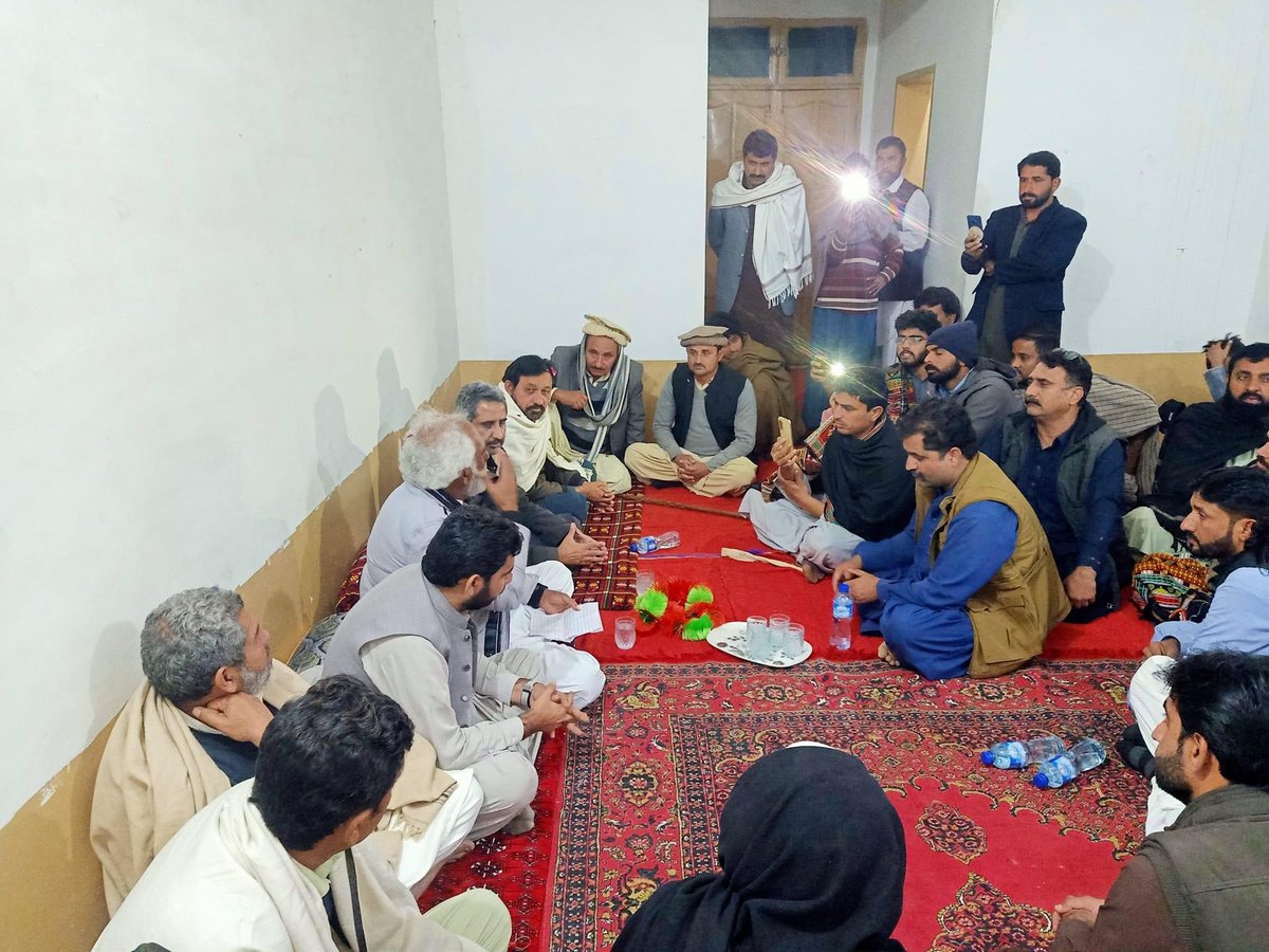 jaffarkbuzdar's tweet photo. امیدوار برائے صوبائی اسمبلی پی پی 284 سردار جعفر خان بزدار کی کوٹ قیصرانی میں معروف سینئر صحافی عاشق خان قیصرانی کامران خان قیصرانی سردار بالم خان قیصرانی عدنان خان عبداللہ خان قیصرانی نے اپنی برادر�� اور حلقہ احباب سمیت سردار جعفر خان بزدار کی مکمل حمایت کا اعلان کر دیا۔ https://t.co/91DUEvpQhu