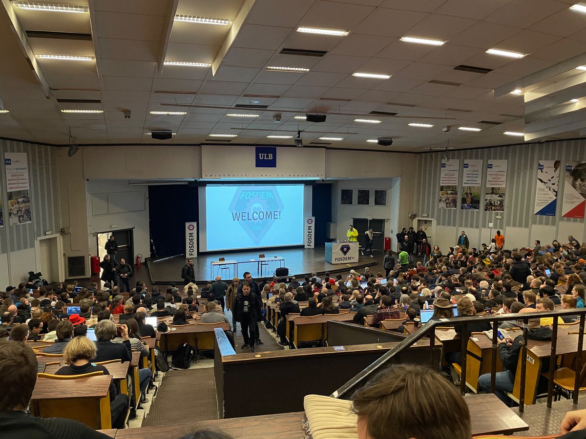 Hello #FOSDEM 2024! Hit me up if you want #Wireshark stickers 😁