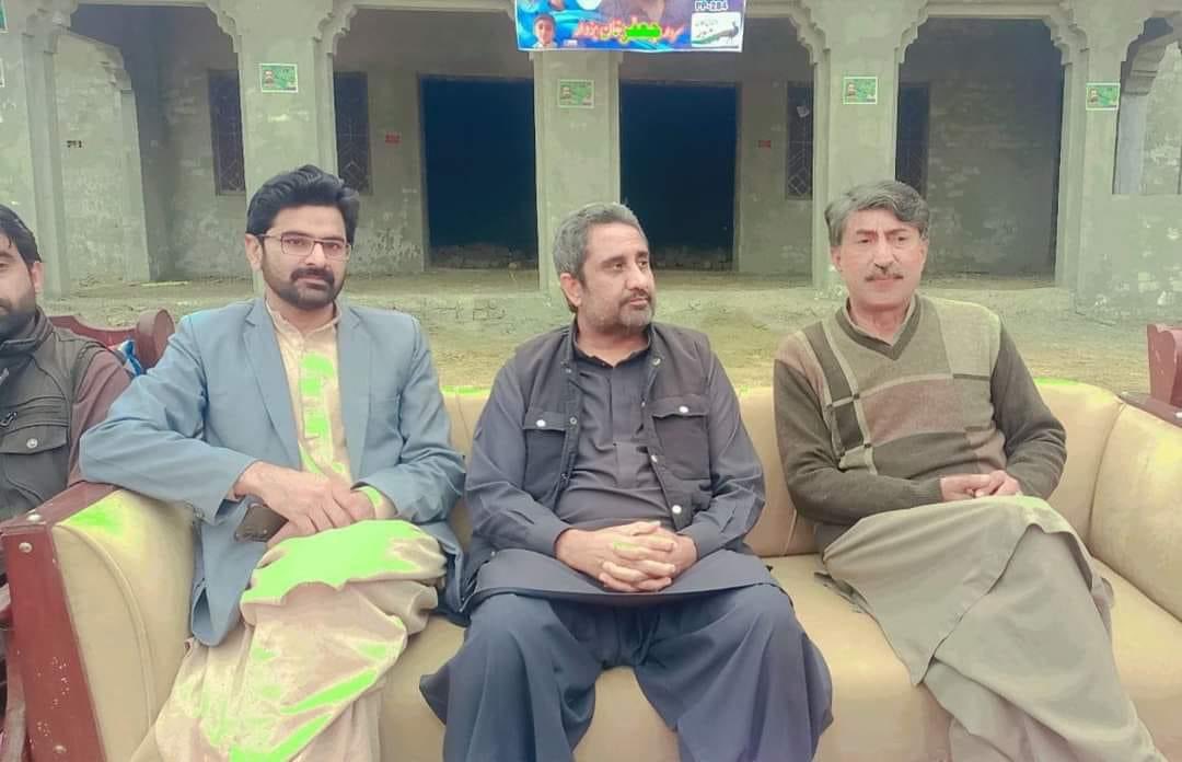 jaffarkbuzdar's tweet photo. بستی ببی
امیدوار صوبائی اسمبلی پی پی 284 ��ردار جعفر خان بزدار کی بستی ببی میں سردار غلام عباس خان دستی کے ڈیرہ پر آمد۔
 اہلیان ببی کی کثیر تعداد میں شرکت سردار جعفر خان بزدار کا شاندار استقبال کیا گیا۔ https://t.co/zMrIDWblSn