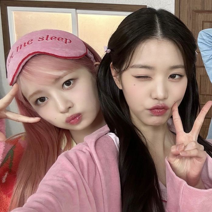 qiuroemi's tweet photo. happy ykai day! 🎉 https://t.co/5I0JqEuaTl