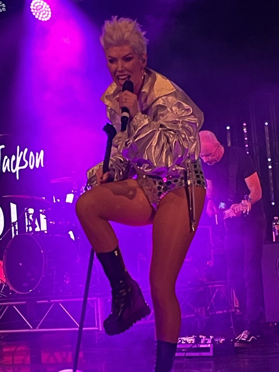 uppy1969's tweet photo. WOW Superb music tribute last night by Vicky Jackson as #Pink take a bow, thats how to own a stage, well done ๐๐ฅSome half decent musicians too!
#pink #pinktribute #butlins #musicweekender #VickyJackson #ButlinsBigWeekenders #bootlegball #Bognor #DrummerBoy https://t.co/voq5AOBCBJ
