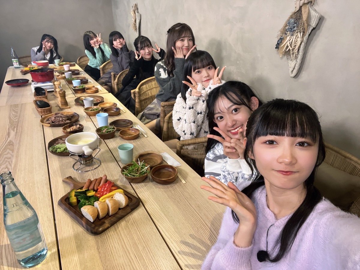SG4_YUU's tweet photo. 13周年＆阿部卒業ライブ完全版
～夢梨が卒業までに叶えたい！5時間SP～

観てくださったみなさん
ありがとうございました🥺💗

5時間も
放送していただけて豪華すぎました...

ここで初めて知ったこともあったり、、、
ロケでみんなとこんなにワチャワチャした時間は初めてですっごく楽しかったなぁ💐

CSテレ朝チャンネルさん
ありがとうございました⸜ ♡ ⸝