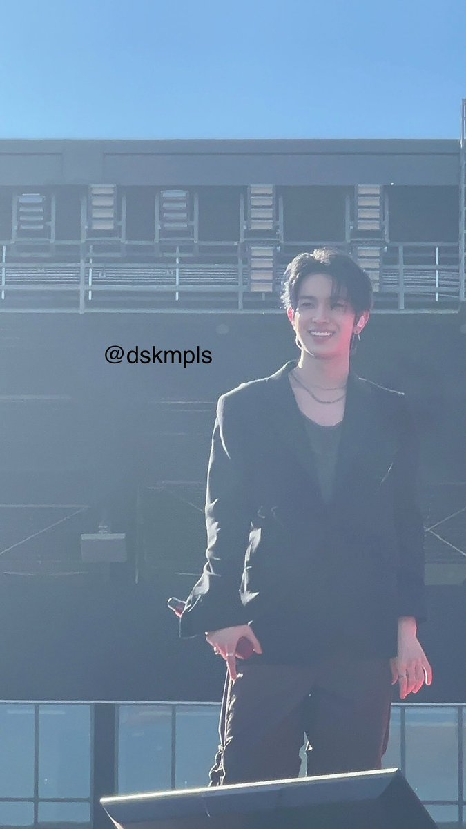 thisareaforenha's tweet photo. You looks good in black my love!🤍 #FATE_IN_NEWCLARK_CITY https://t.co/2ZiAdGoiys