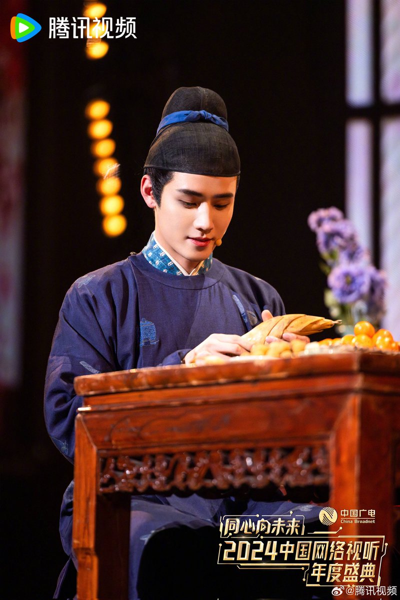 ArchiveRenhao's tweet photo. 240203 | Tencent Video Update with #RenHao 🦈

RenHao stills from his stage later 《Evening of Joy》 with Hilarious Family team.

//Looking forward for his stage today.

[#任豪 #เหรินหาว #R1SE] https://t.co/dPjNbC2MO1