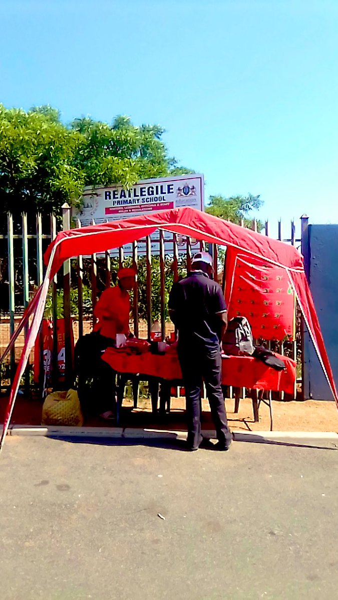 TshwaneEff's tweet image. Step into the future with purpose. Your vote is the catalyst for change and progress. Let's unite and shape the destiny of Ward 22. 🌟 Every voice counts – make yours heard. Register, vote, and be the change you wish to see! ✊

#VoteForChange #Ward22 #EFFPower"