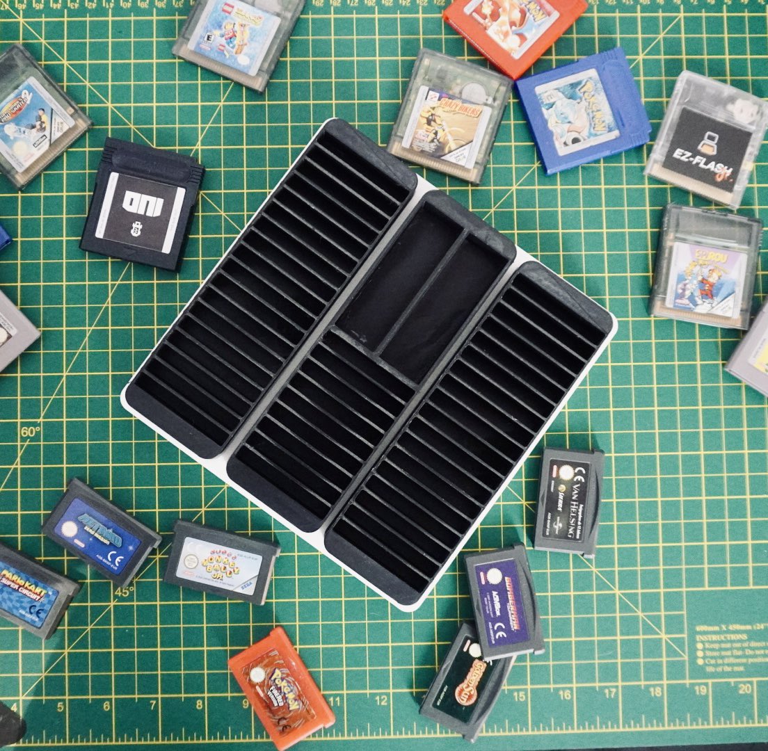 PierreJoshua's tweet photo. So I finally took pictures of my Gameboy storage solution that I 3D printed a while back. Going to put the models up for people to use. https://t.co/UIYviO4uD6