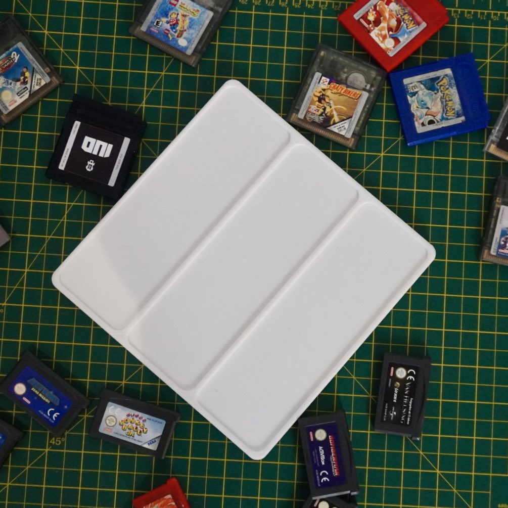 PierreJoshua's tweet photo. So I finally took pictures of my Gameboy storage solution that I 3D printed a while back. Going to put the models up for people to use. https://t.co/UIYviO4uD6