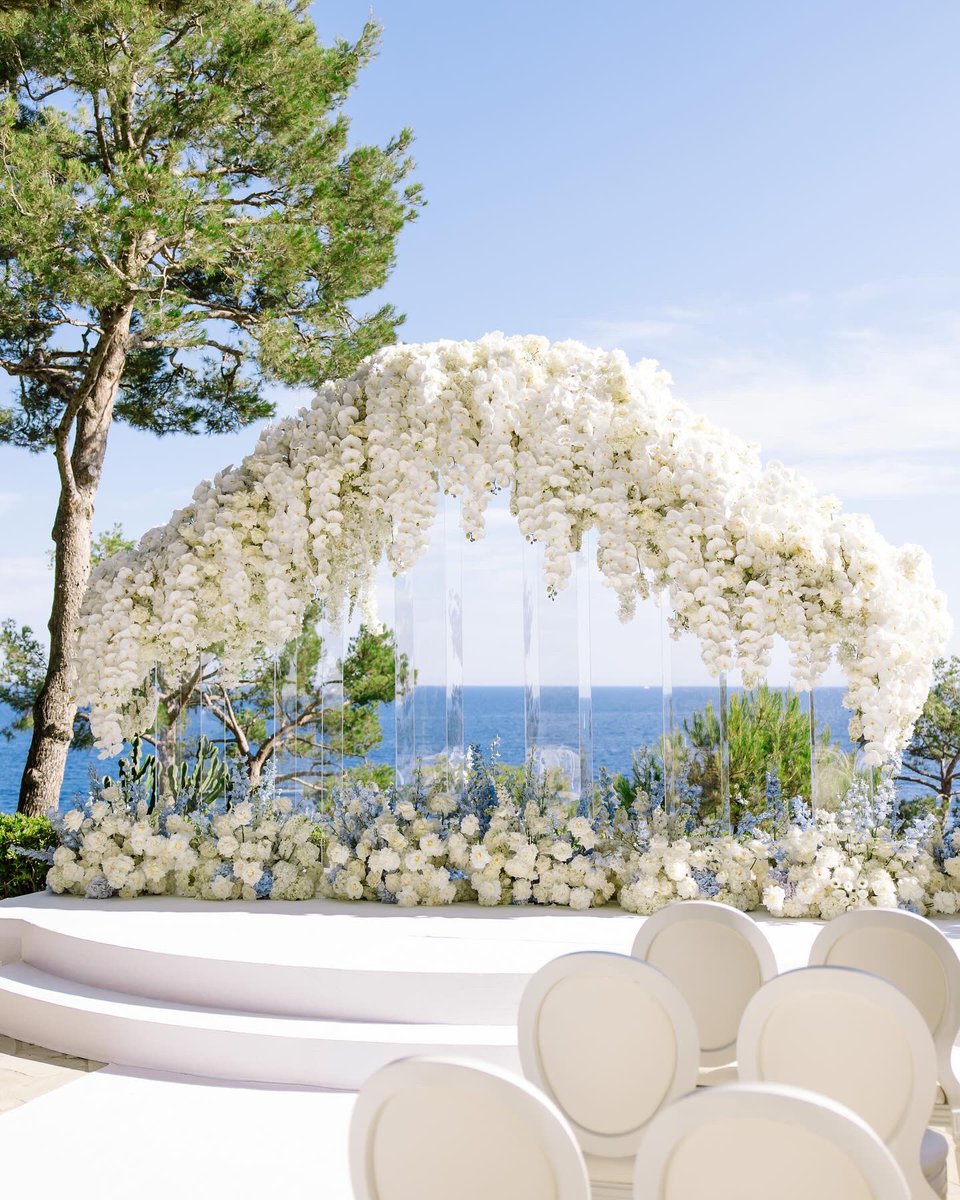FSCapFerrat's tweet image. Let us take care of your fanciest dreams. 💫
Our incredible Events team will make your fairytale wedding a reality!