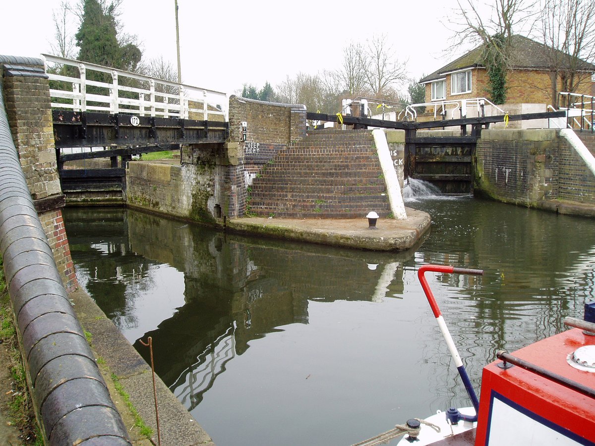 retired_tom's tweet photo. My photos from #February 2005

#CanalRiverTrust #GrandUnionCanal #Batchworth #Rickmansworth #ChessLock #Lock #Bridge #Narrowboat #Reflections 

#Canals &amp; #Waterways can provide #Peace &amp; #calm for your own #Wellbeing #Lifesbetterbywater #KeepCanalsAlive https://t.co/qFxAAf0ap1