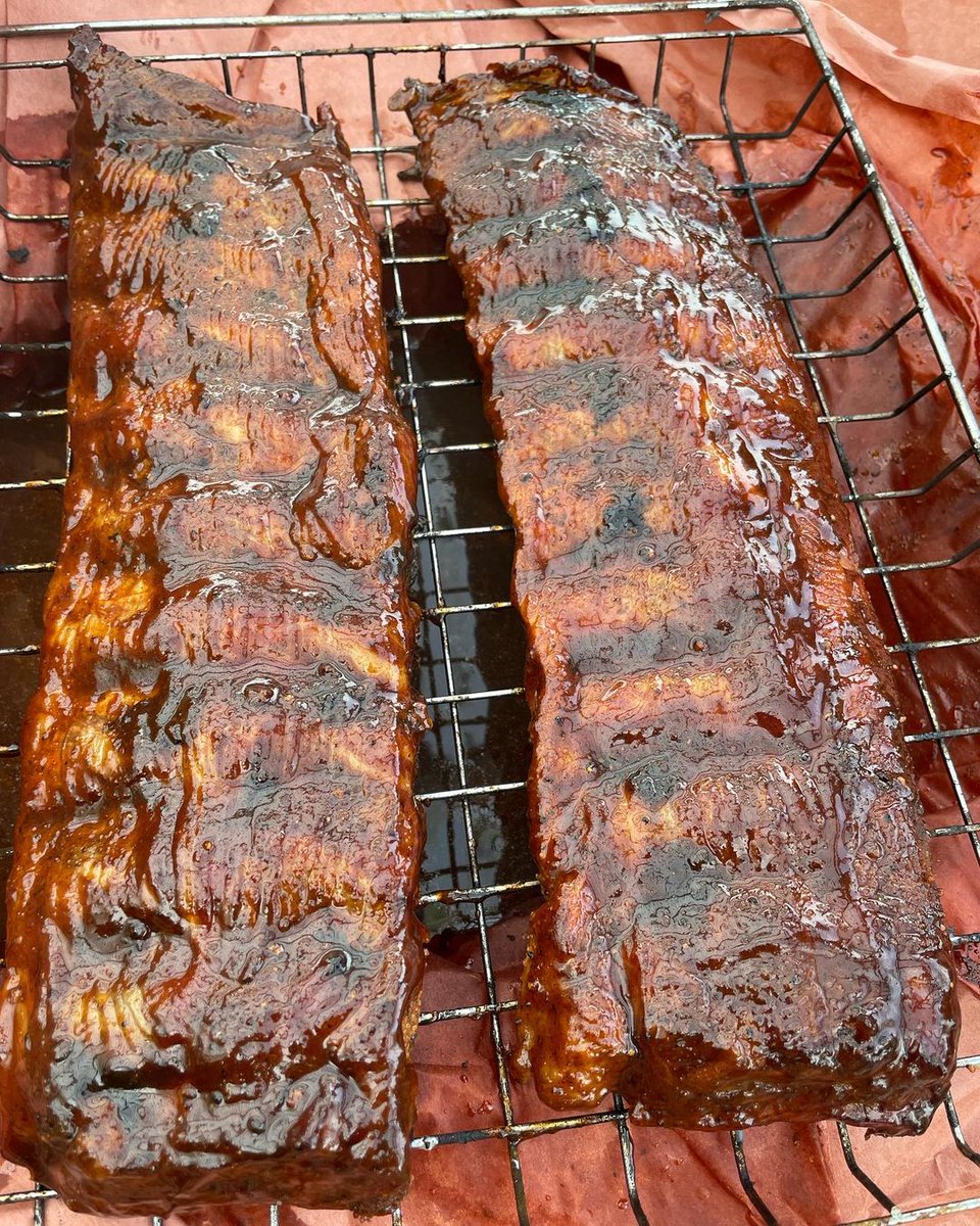 BradleySmokerUK's tweet image. Check these stunning ribs out by @die_grillstube 
___
SpareRibs mit der 3-2-1 Methode wie immer ein Genuss.

Werbung:
Ribs von @steakwerft @pistolprimebbq
RUB von @klaus_grillt #magicdust
Glasur von @blueshognation
Smoker von @bradleysmoker