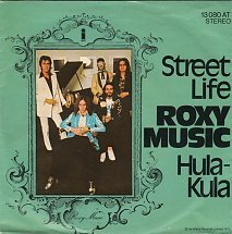 7dias7notas's tweet photo. 1129 - Roxy music - Street life

La letra, escrita por Ferry, narra la vida urbana desde una perspectiva enigmática y emocional. La combinación de su voz melódica con la instrumentación ecléctica crea una atmósfera cautivadora, transportando a los...

https://t.co/yrS8vm5O87 https://t.co/hhettp4PDd