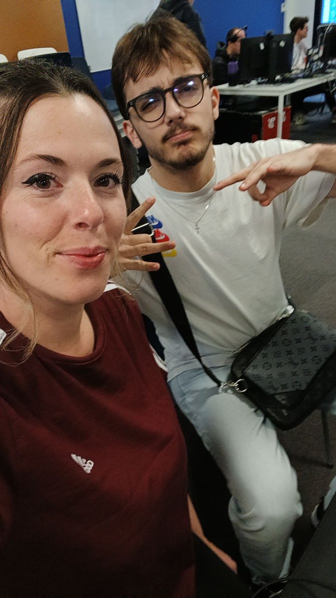 Julie_CSGO's tweet photo. Début de la lan @TouchTheStarLAN dans quels minutes, on débute sur ancient avec @Myzunic @EmPeRa_CSGO @AsI0K @LiTO_cs  
Venez nous voir sur le stream de myzu 
https://t.co/padijnzdzc https://t.co/EfjzcxqnGf