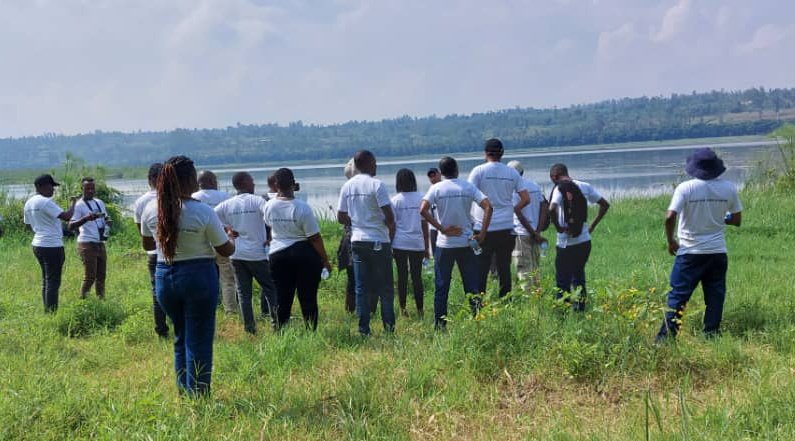 Proud to be a friend of nature. #NatureandPeople #WorldWetlandsDay #WWD2024 📸 @ARCOSNetwork