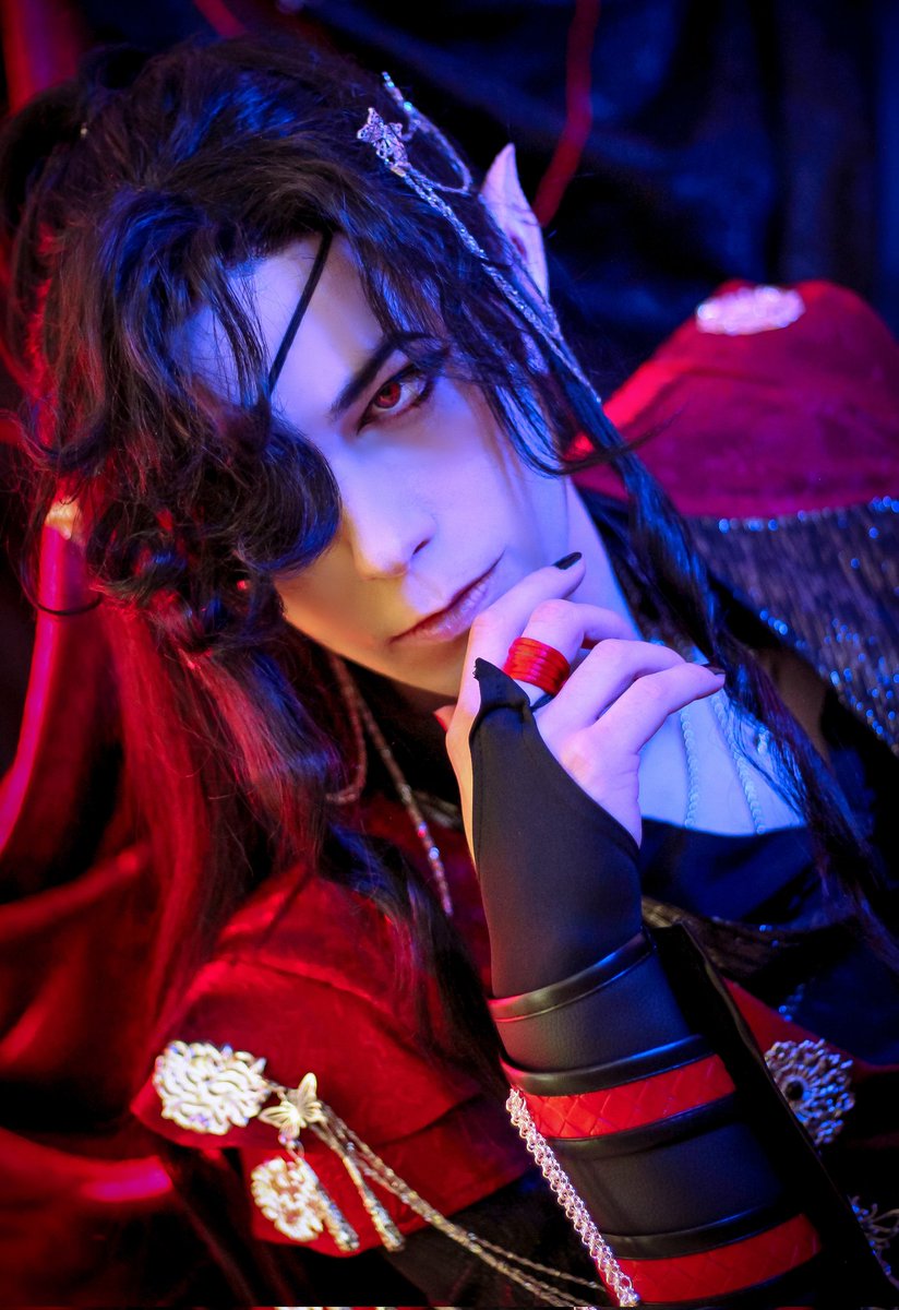 Sytosik's tweet photo. 𝕽𝖊𝖉 𝕲𝖍𝖔𝖘𝖙 𝕶𝖎𝖓𝖌

Hua Cheng - Me
📸 @Bellatrysh 

#TGCF #HuaCheng #天官赐福 #cosplay #HeavenOfficialsBlessing https://t.co/umnvz4KMnc
