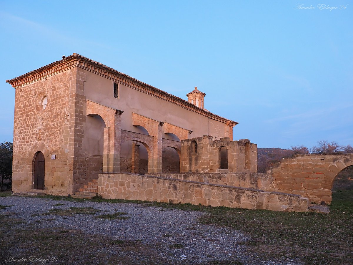 aelduque's tweet photo. #Ermita de #Santa_María_de_Dulcis, #Buera, #Somontano de #Barbastro, #Huesca, #Aragón, #Spain. https://t.co/Mj758BwfGe