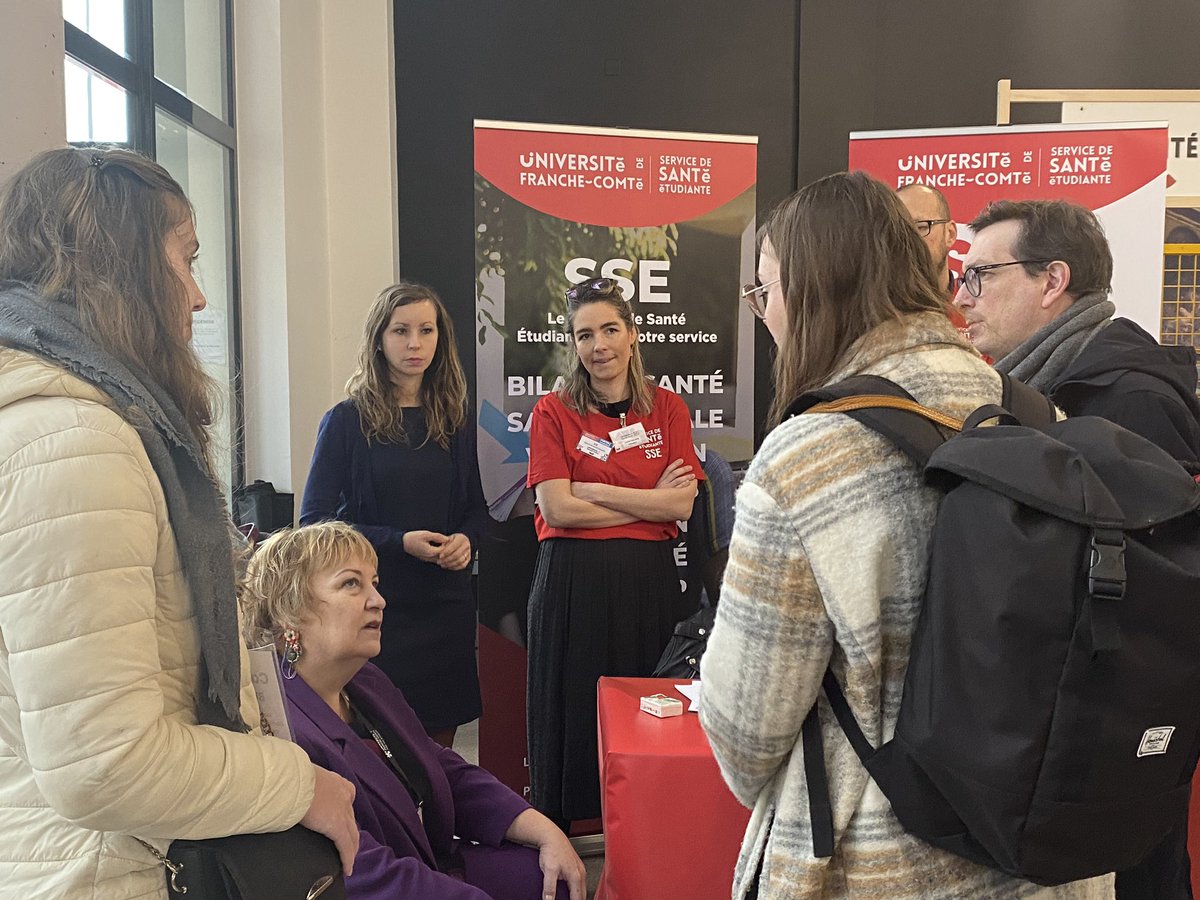 fc_univ's tweet photo. [#ExploreTonFutur]
LIVE🔴 JPO Besançon 
 
La MDE,véritable lieu d’accueil et d’infos, est indispensable à la vie étudiante ! C’est aussi un lieu d’accompagnement pour nos étudiants grâce au BVE et au service OSE qui t’accompagnent dans tes projets associatifs ou professionnels.🧭 https://t.co/0x0EfWovLv