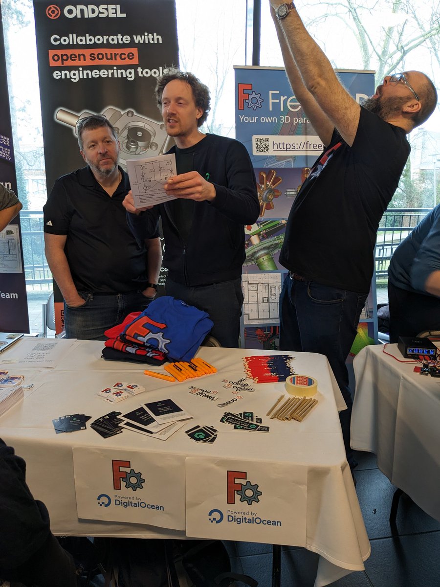 thekurtwk's tweet image. Come see @FreeCADNews and friends at the entrance to Building K at #FOSDEM, with a shout-out to our infrastructure sponsors at @digitalocean