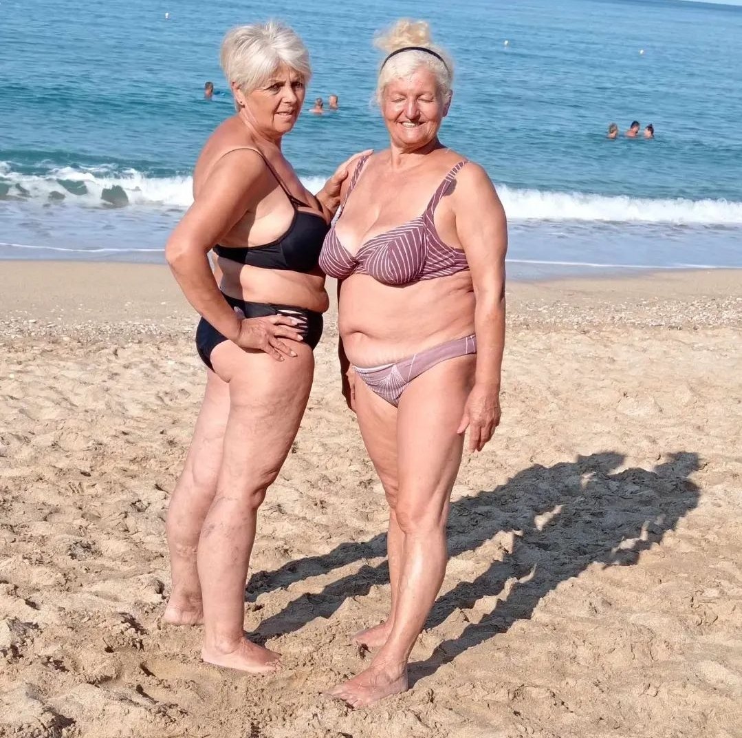 grannies swimsuit  / X