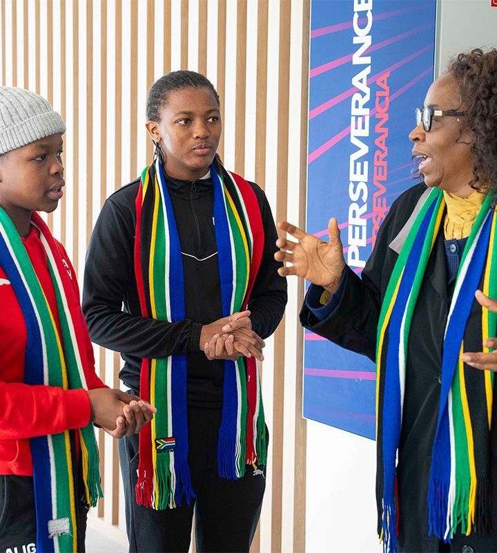 gsport4girls's tweet image. #AthleteFOCUS Bantwana Head Coach Nthabeleng “Dunga” Modiko  is grateful to @SAFA_net for allowing Nobahle Mdelwa's callup from Spain. Read more about 15 y/o 'Mabhodwe' Mdelwa, Dlala Ntombazane FC right-footed striker, currently at La Liga Academy.

🔗 gsport.co.za/south-african-…