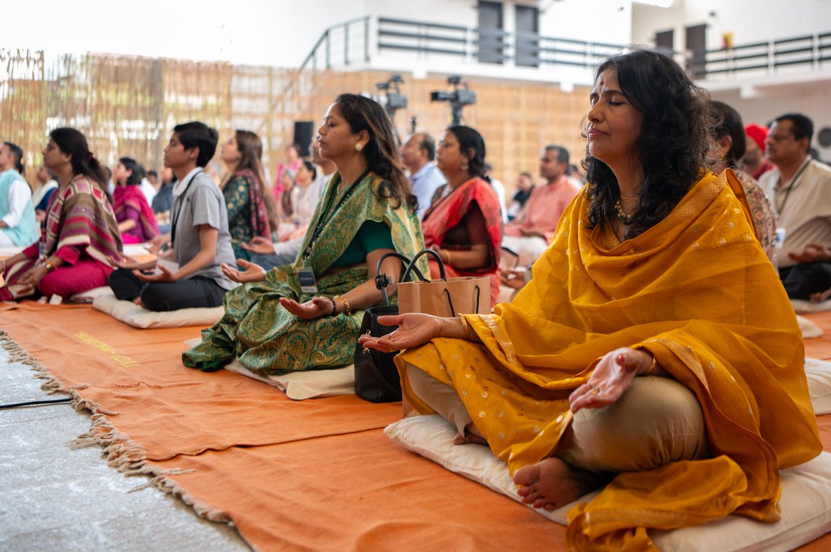 SadhguruJV's tweet photo. Wonderful to see so many #CivilServiceOfficers invested in Inner Engineering for inner wellbeing and higher possibilities. As the frontliners in crafting social, political and economic change, your inner wellbeing will determine and impact the wellbeing of all lives around you. Congratulations on taking a significant step towards making it happen. Best Wishes & Blessings. -Sg @DoPTGoI #ConsciousPlanet